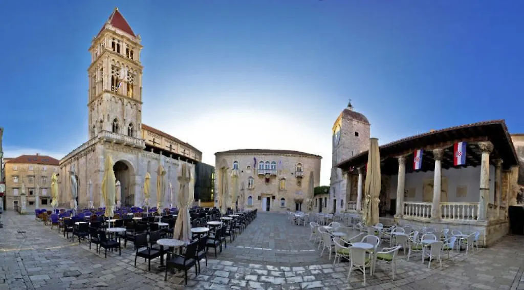 Apartment Wave Trogir 0*,